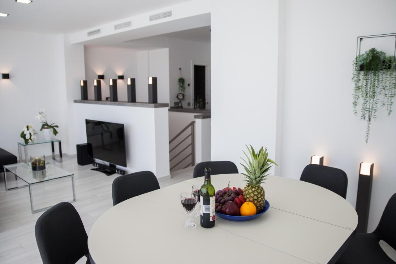 Spacious 200 Sq.M. Penthouse With Sea View Terraces Torremolinos Kültér fotó