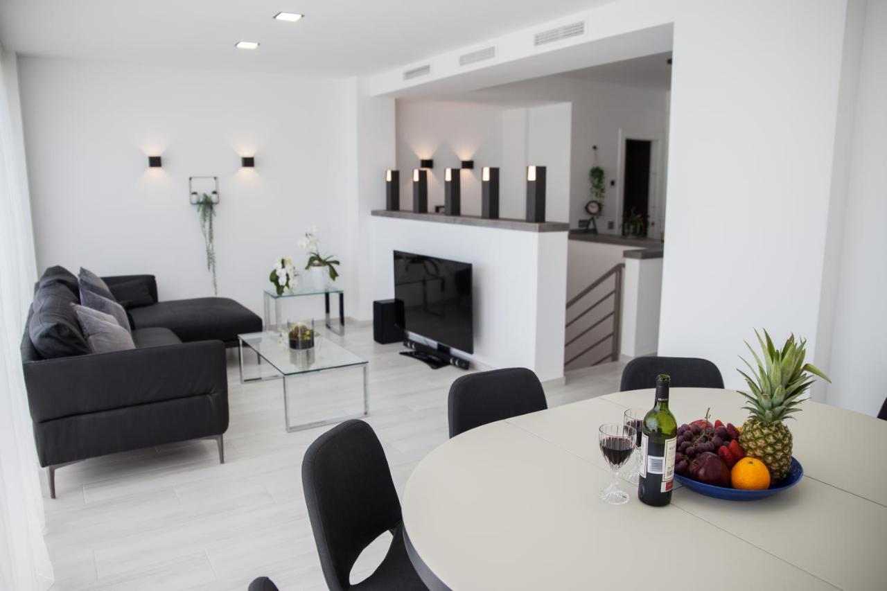 Spacious 200 Sq.M. Penthouse With Sea View Terraces Torremolinos Kültér fotó